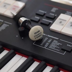 Iconic wine bottle stopper No 3: Grand Chorus X ranks